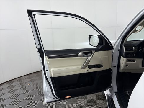 Used 2021 Lexus GX 460 Luxury w/ Sport Design Package image 27
