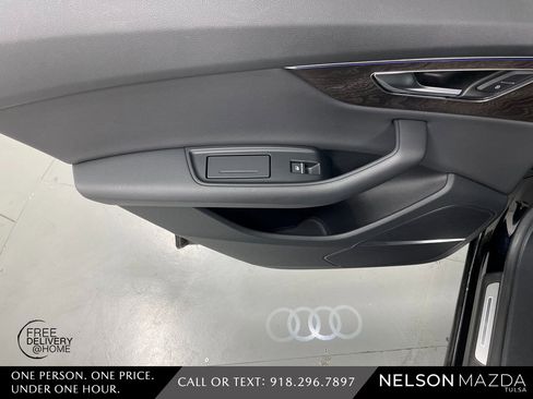 Used 2019 Audi Q8 Premium Plus w/ Premium Plus image 32