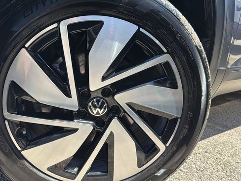 Used 2024 Volkswagen Atlas SE FWD image 30