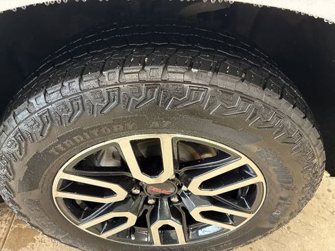 Used 2021 GMC Yukon AT4 w/ Rear Media and Nav Package image 10