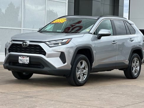 Used 2025 Toyota RAV4 XLE w/ Convenience Package AWD/4WD image 8