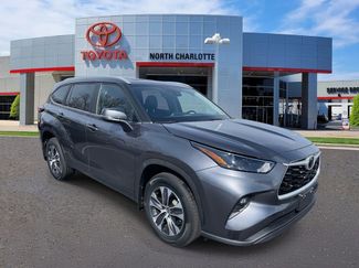 Used 2023 Toyota Highlander XLE 360° Tour