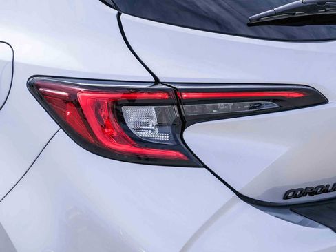 Used 2024 Toyota Corolla SE w/ SE Package FWD image 7