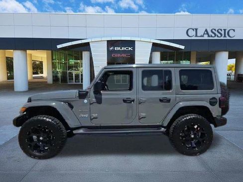 Used 2023 Jeep Wrangler Unlimited Sahara AWD/4WD image 5