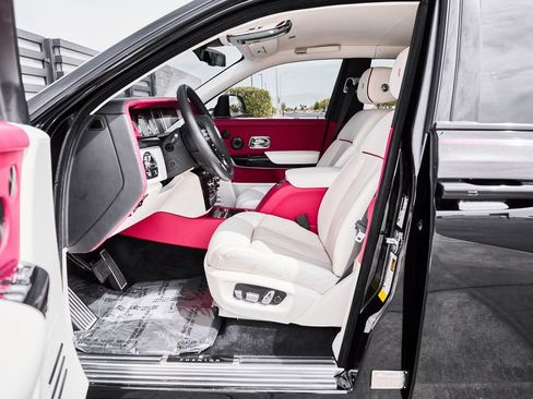 Used 2023 Rolls-Royce Phantom Sedan RWD image 43