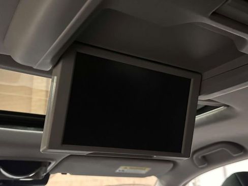 Used 2017 Honda Pilot Touring image 38