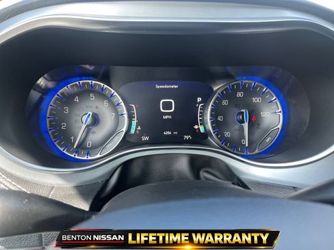 Used 2026 Chrysler Pacifica Limited FWD image 14