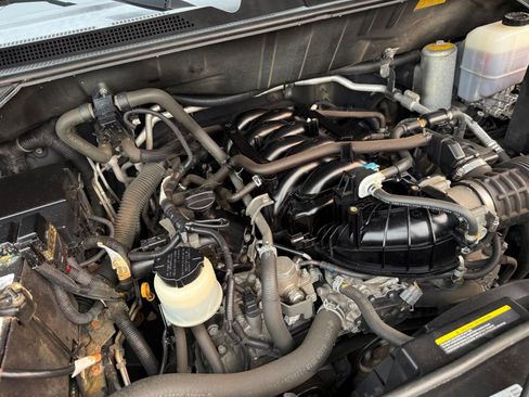 Used 2019 Nissan NV 3500 SL RWD image 39