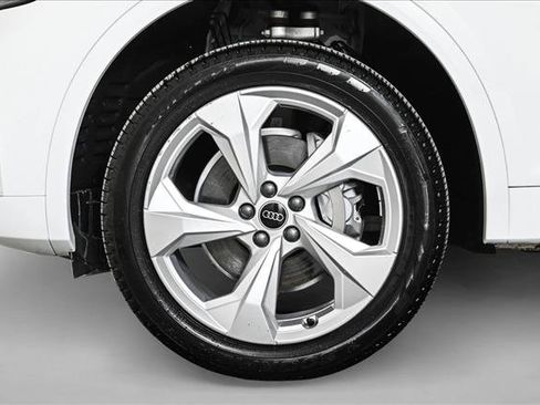 Certified 2025 Audi Q5 2.0T Premium image 25