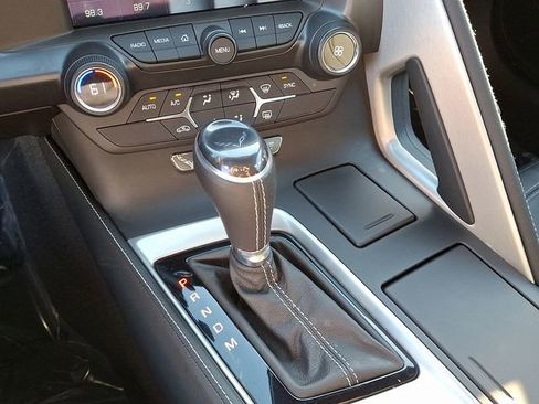 Used 2019 Chevrolet Corvette Stingray Coupe w/ 1LT image 17