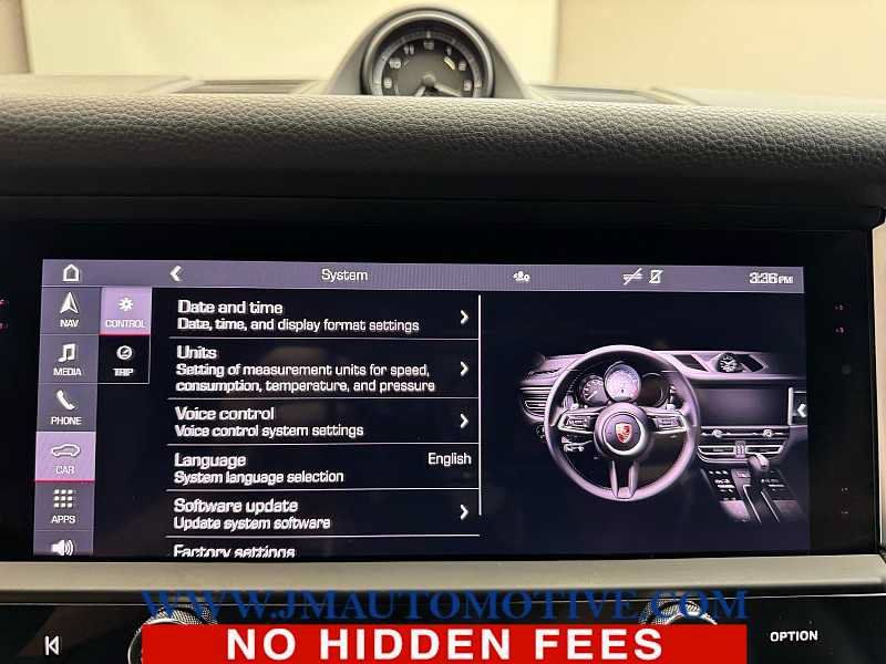 Used 2023 Porsche Macan AWD/4WD image 27