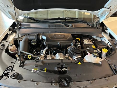 Used 2025 Jeep Compass Trailhawk AWD/4WD image 32