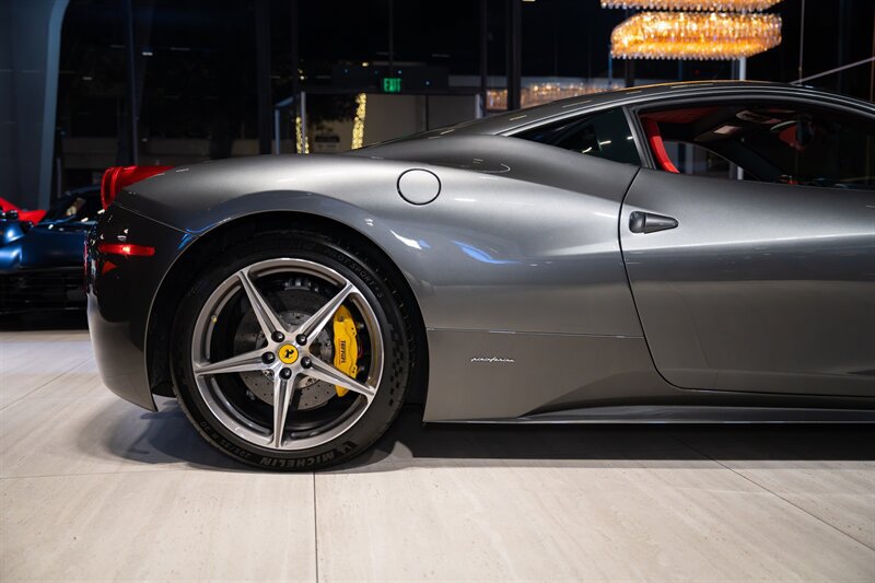 Used 2015 Ferrari 458 Italia Coupe RWD image 46