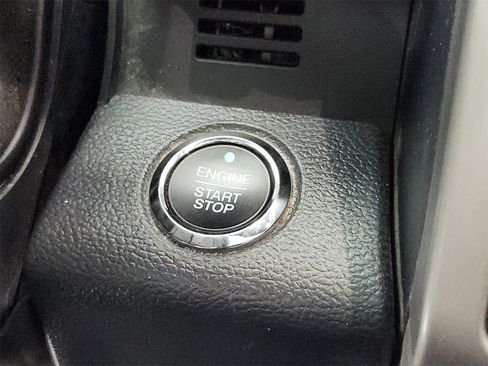 Used 2022 Ford F250 Lariat w/ Tremor Off-Road Package image 28