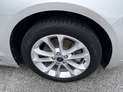 Used 2019 Ford Fusion Energi Titanium FWD image 12