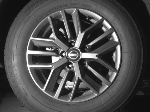 Used 2024 Nissan Rogue S FWD image 14