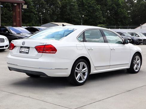 Used 2014 Volkswagen Passat TDI SE FWD image 7