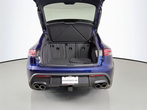 Certified 2026 Porsche Macan AWD/4WD image 36