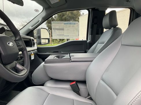 New 2025 Ford F250 XL w/ XL Chrome Package image 51