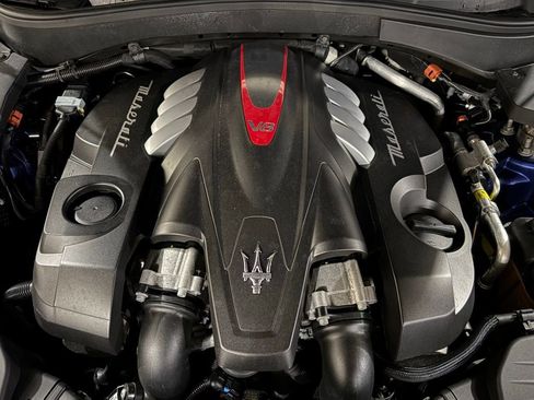 Used 2019 Maserati Levante GTS image 15