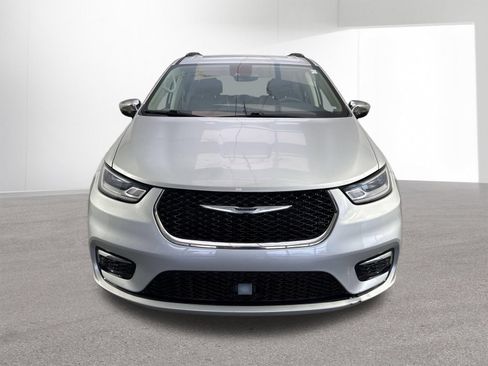 Used 2023 Chrysler Pacifica Limited FWD image 26