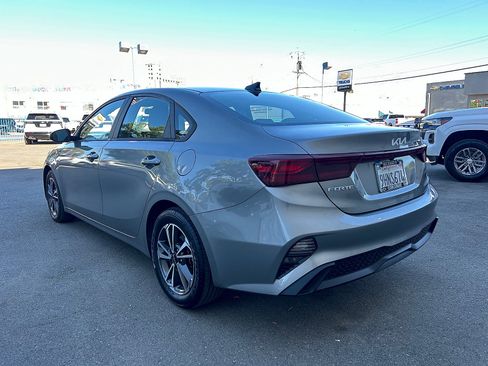 Used 2023 Kia Forte LXS FWD image 5