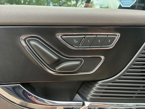 Used 2020 Lincoln Corsair FWD w/ Premium Package image 12