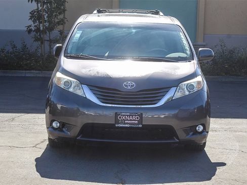 Used 2012 Toyota Sienna image 2