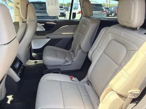 Used 2022 Lincoln Aviator Grand Touring w/ Equipment Group 301A AWD/4WD image 9