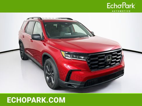Used 2023 Honda Pilot Sport image 1