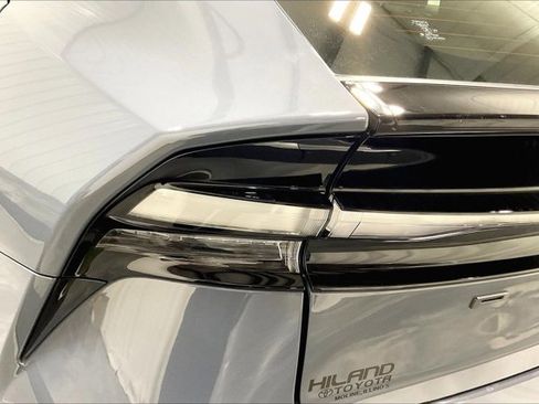 New 2026 Toyota Prius Plug-In Hybrid image 25