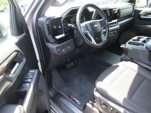 Certified 2024 Chevrolet Silverado 1500 LT AWD/4WD image 15