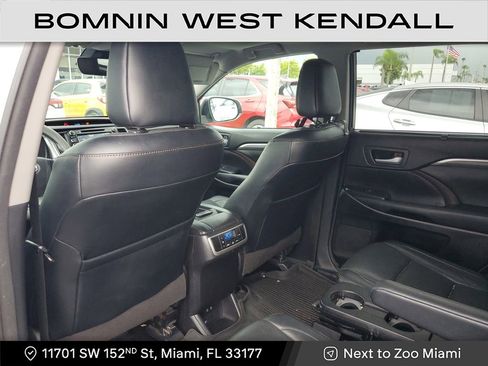 Used 2017 Toyota Highlander Limited image 20
