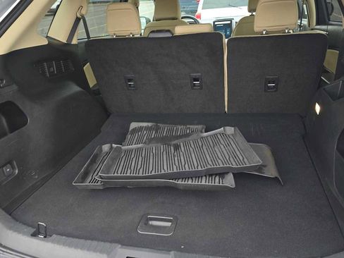 Used 2023 Ford Edge SE image 23