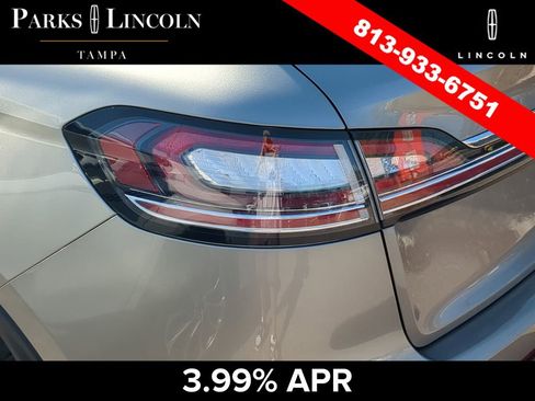 Used 2023 Lincoln Nautilus Reserve image 8