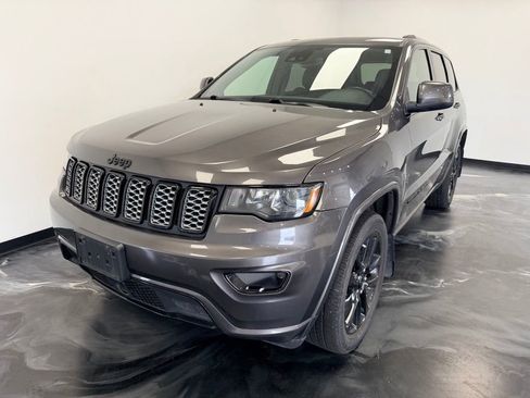 Used 2021 Jeep Grand Cherokee Altitude AWD/4WD image 4