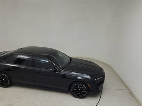 Used 2026 BMW 740i w/ Premium Package RWD image 28