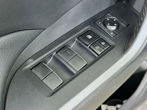 Used 2021 Toyota RAV4 XLE Premium image 29