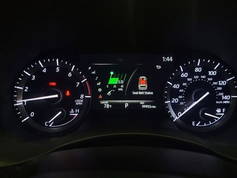 Used 2020 Toyota Highlander XLE image 23