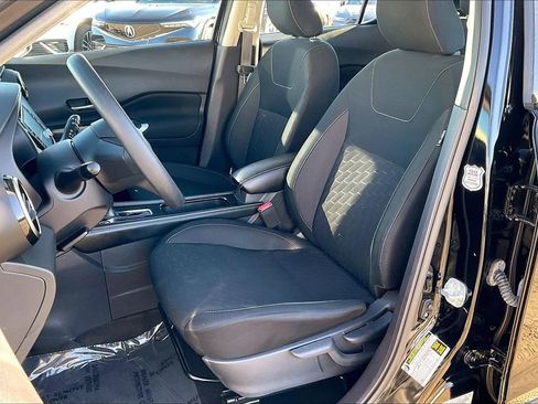 Used 2024 Nissan Kicks SV image 11