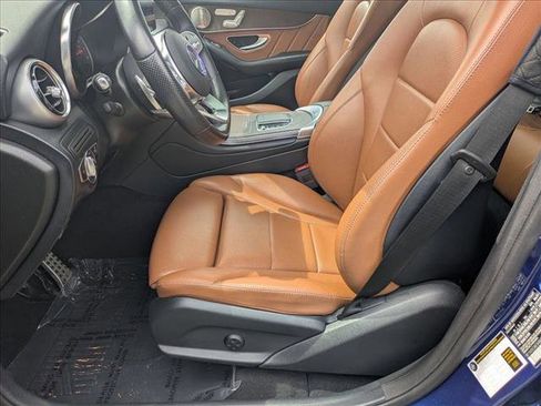 Used 2021 Mercedes-Benz GLC 300 4MATIC image 17