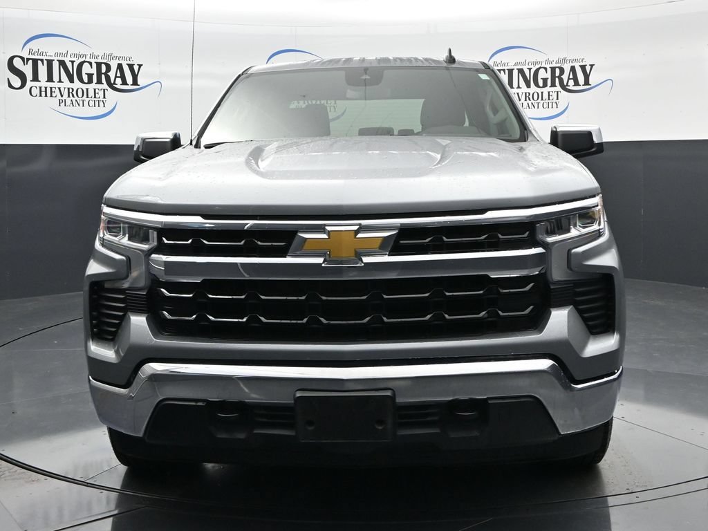 Used 2025 Chevrolet Silverado 1500 LT AWD/4WD image 2