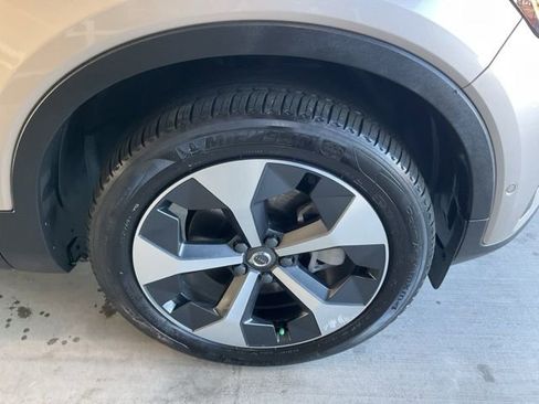Used 2024 Volvo XC40 B5 Plus w/ Protection Package Premier image 28
