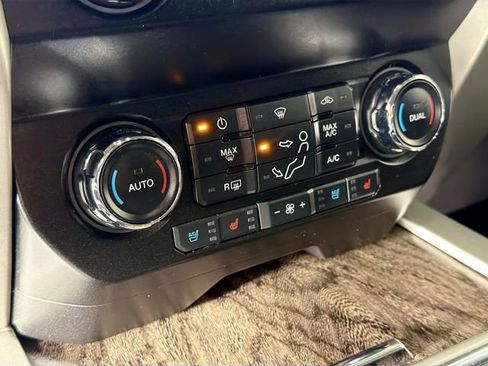 Used 2019 Ford F250 Lariat w/ Snow Plow Prep Package AWD/4WD image 15
