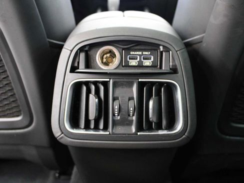 Used 2022 Maserati Levante GT image 39