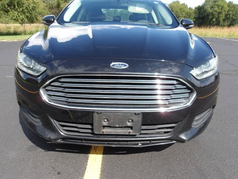 Used 2015 Ford Fusion SE FWD image 31