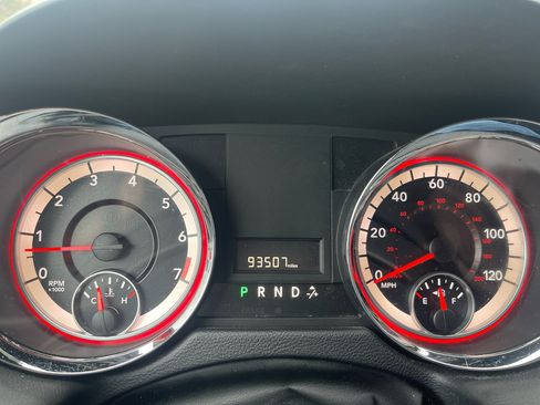 Used 2017 Dodge Grand Caravan SXT image 28