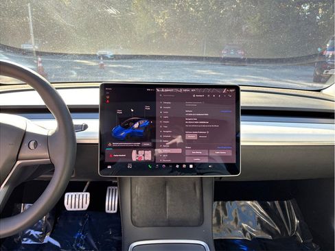 Used 2021 Tesla Model 3 Performance image 11