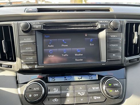 Used 2015 Toyota RAV4 XLE AWD/4WD image 19