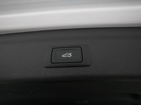 Used 2025 Audi Q3 2.0T Premium image 15